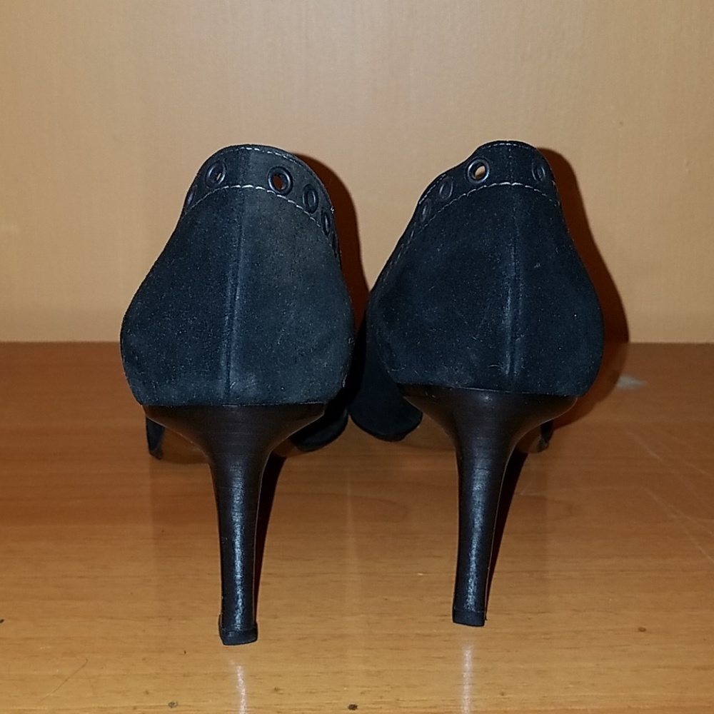 Shoes - Picture 2 of 3
